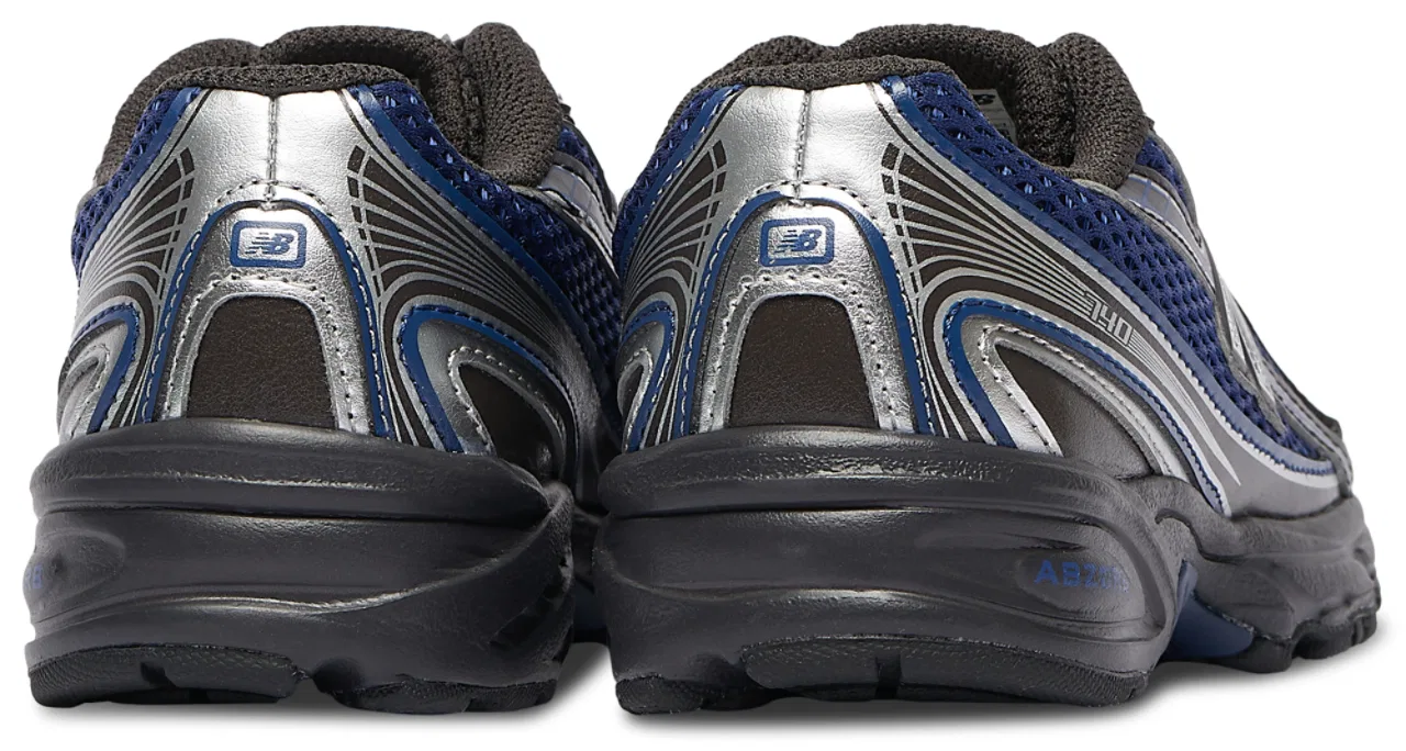 Кроссовки для мальчиков 740 New Balance, цвет Black/Silver/Blue — фото 3