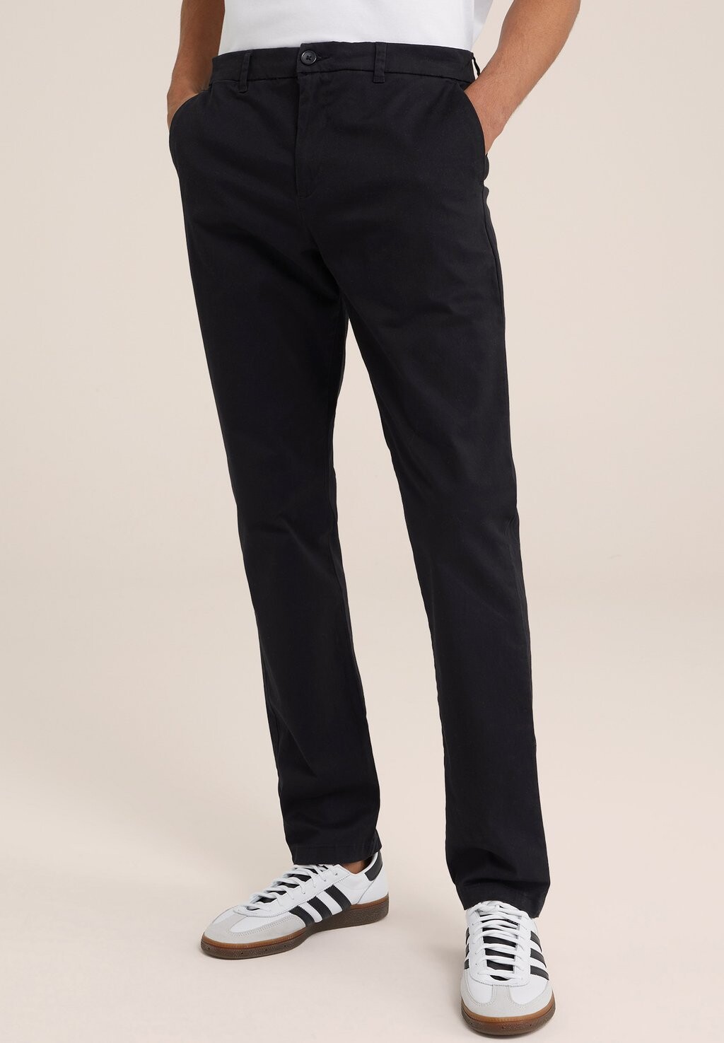 

Чиносы FUNDAMENTALS WE Fashion, цвет black