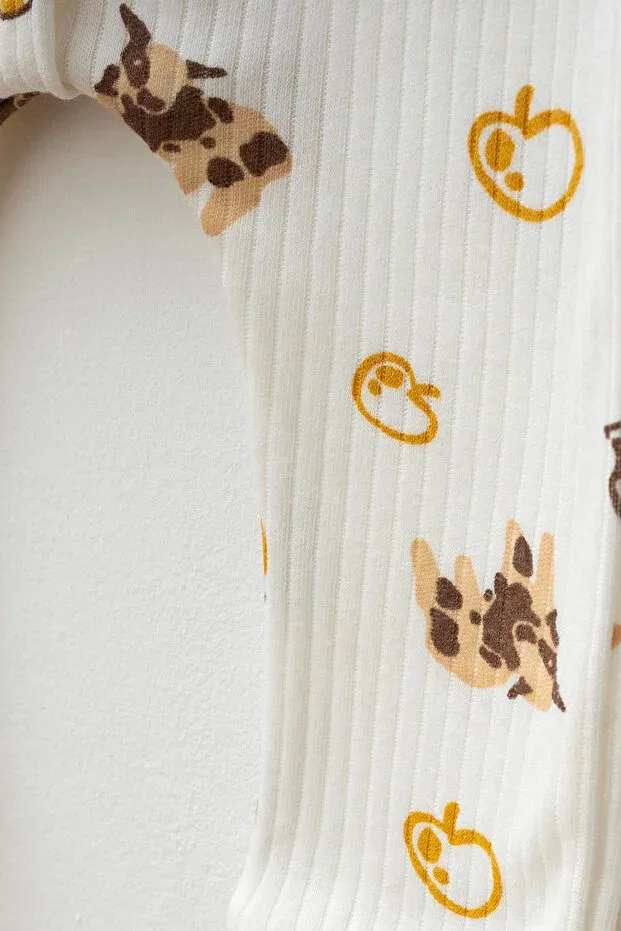 Детский комбинезон для новорожденных с принтом Little Cows Yukobaby Bebeğiniz Için En Doğalı, Ecru — фото 3