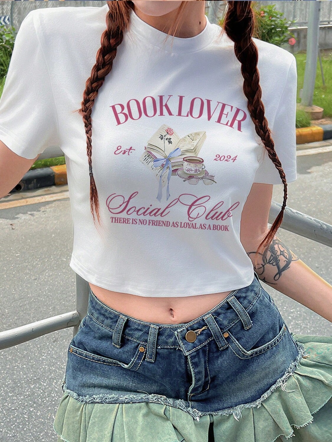 

SHEIN EZwear Укороченная женская футболка с принтом и узором в виде букв и слоганов, белый цвет