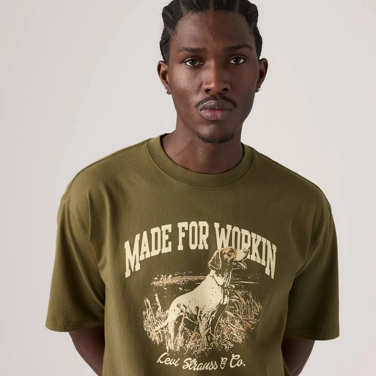 Футболка с графическим принтом для рабочей одежды Levi's, Made For Workin Dark Olive - Green — фото 2