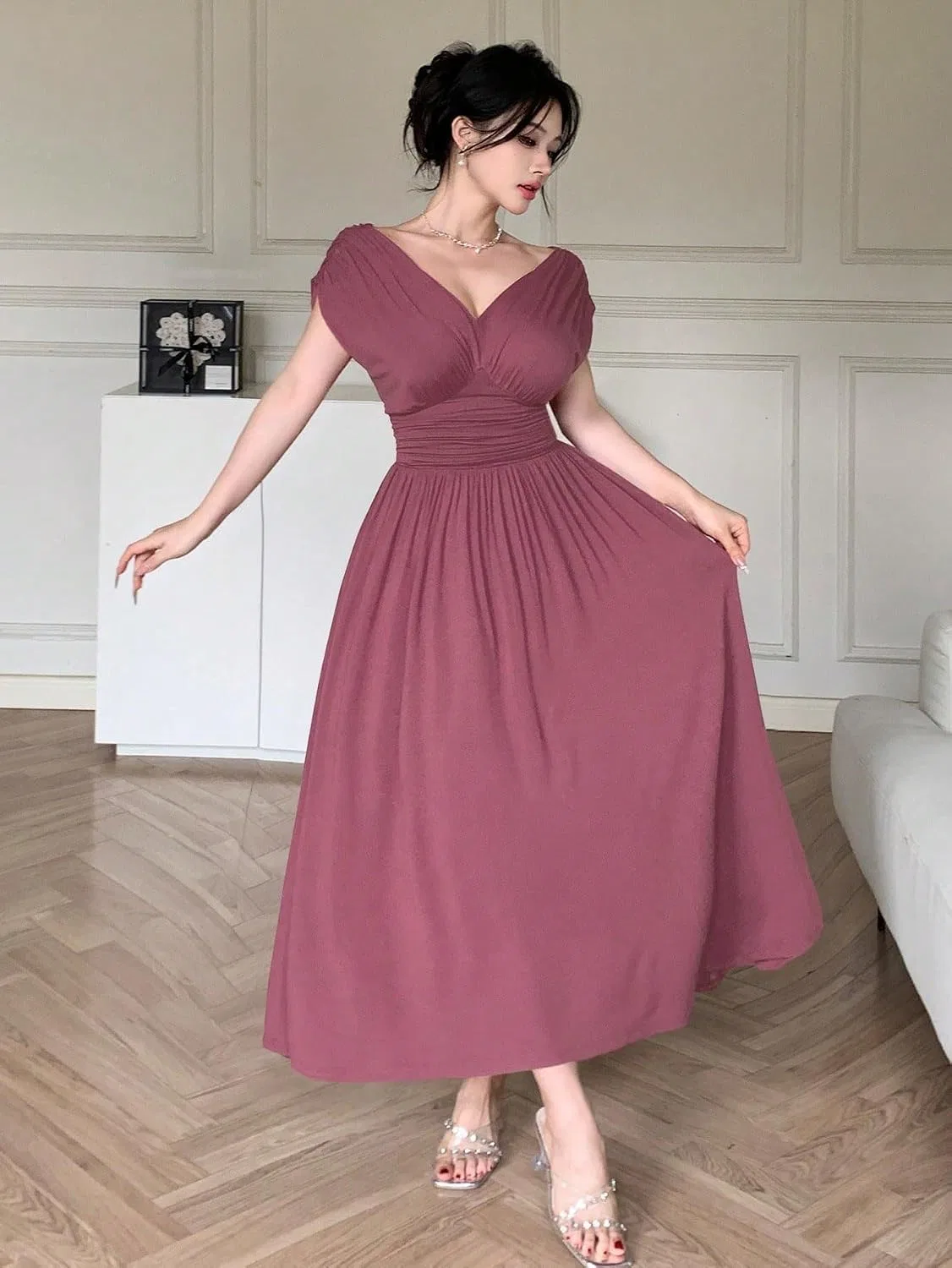 Женское повседневное платье миди с V-образным вырезом Red Violet — фото 2