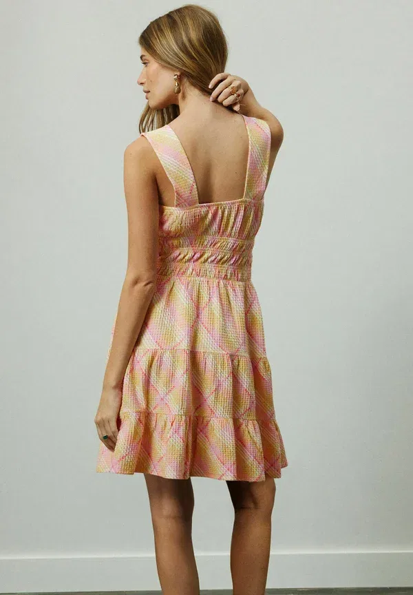 Платье мини без рукавов Petite fit - sleeveless textured jersey mini dress Next, розово-желтая клетка — фото 3