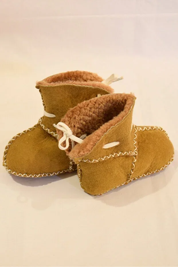 Детские ботинки для новорожденных с шнуровкой Simala baby yellow back-lace-up boot type lambskin booties Adisia, Yellow — фото 3