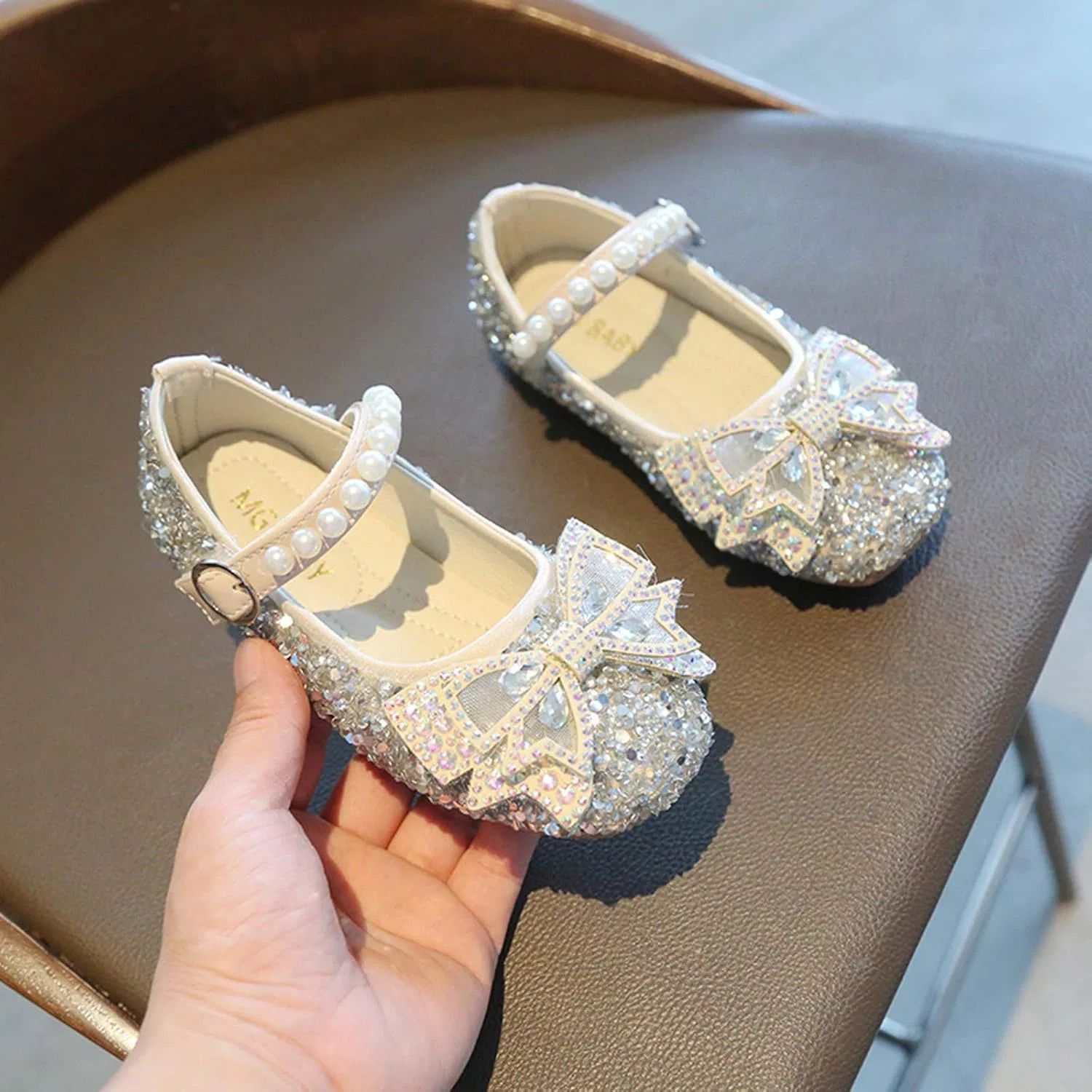 Детские туфли Мэри Джейн для девочек с бантом и жемчугом Sparkle Ballet Flats, White — фото 2