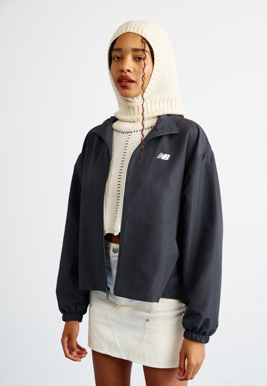 

Легкая куртка SPORT ESSENTIALS JACKET New Balance, цвет black