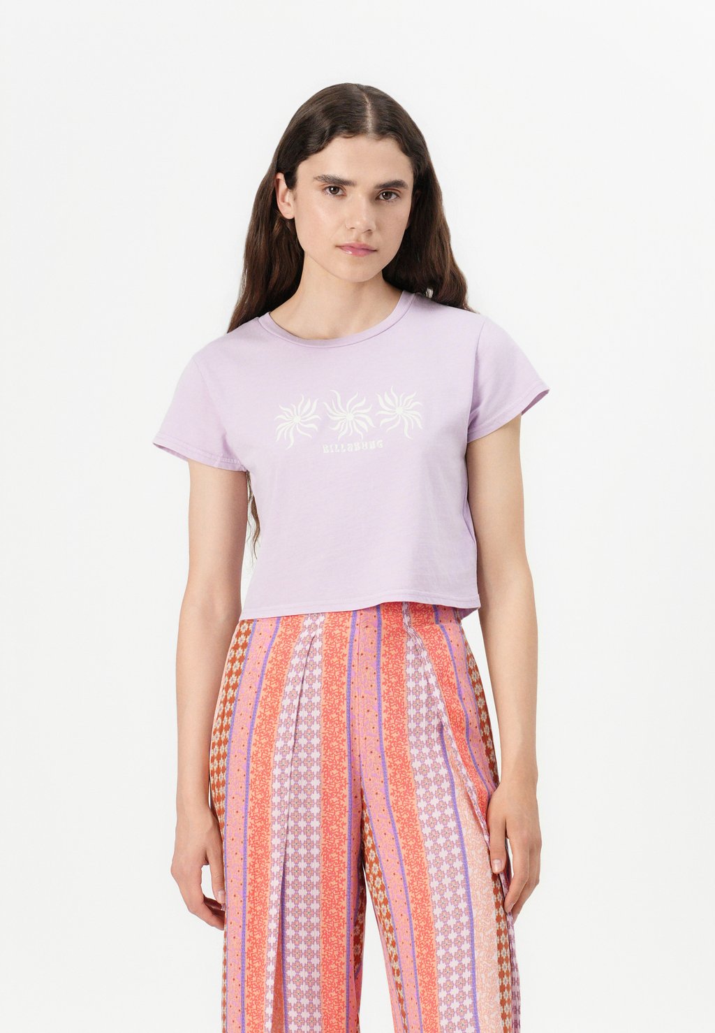 

Футболка с принтом MILES AWAY CROP TEE Billabong, сиреневый