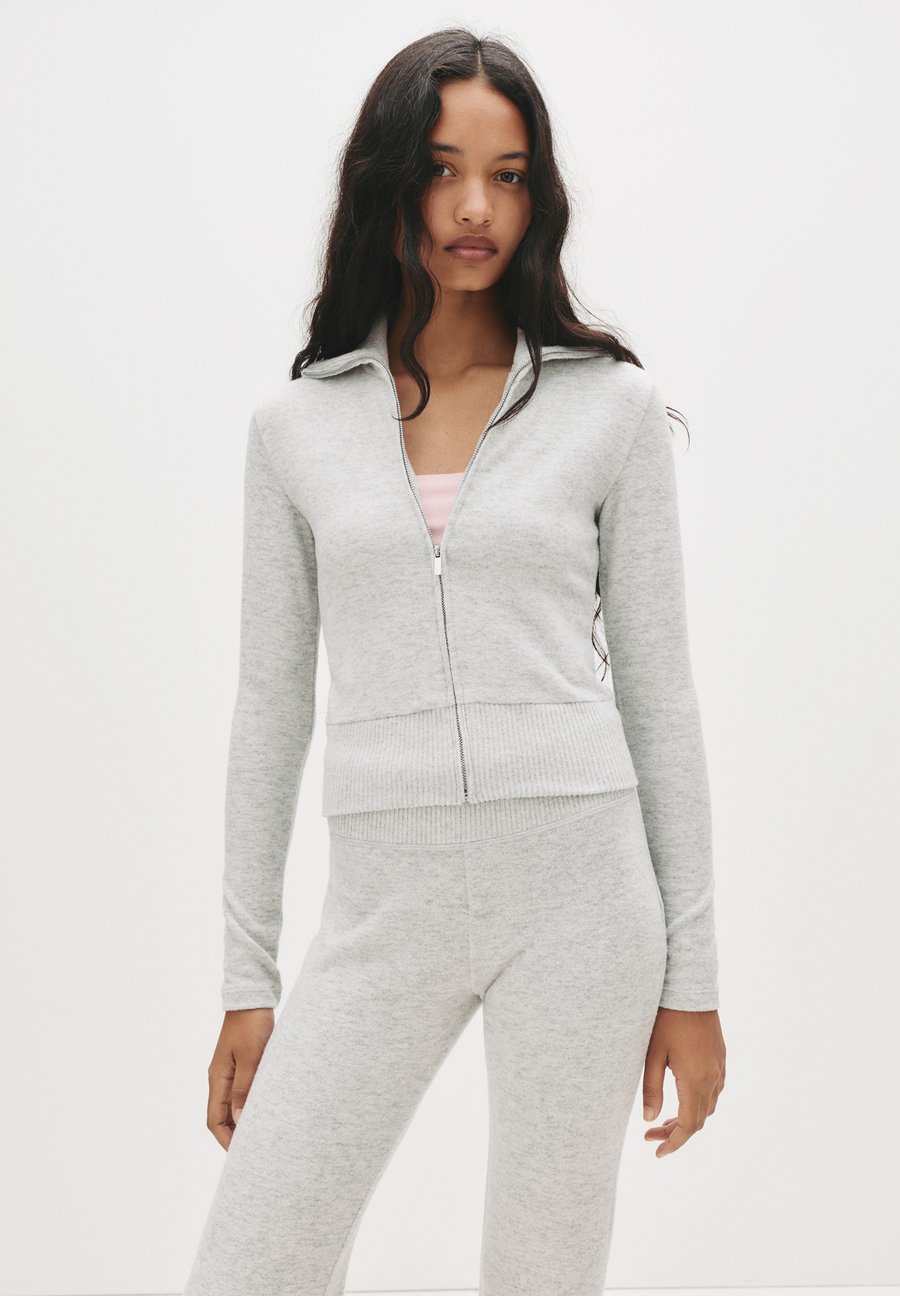 

Кардиган PULL&BEAR SOFT TOUCH, Grey