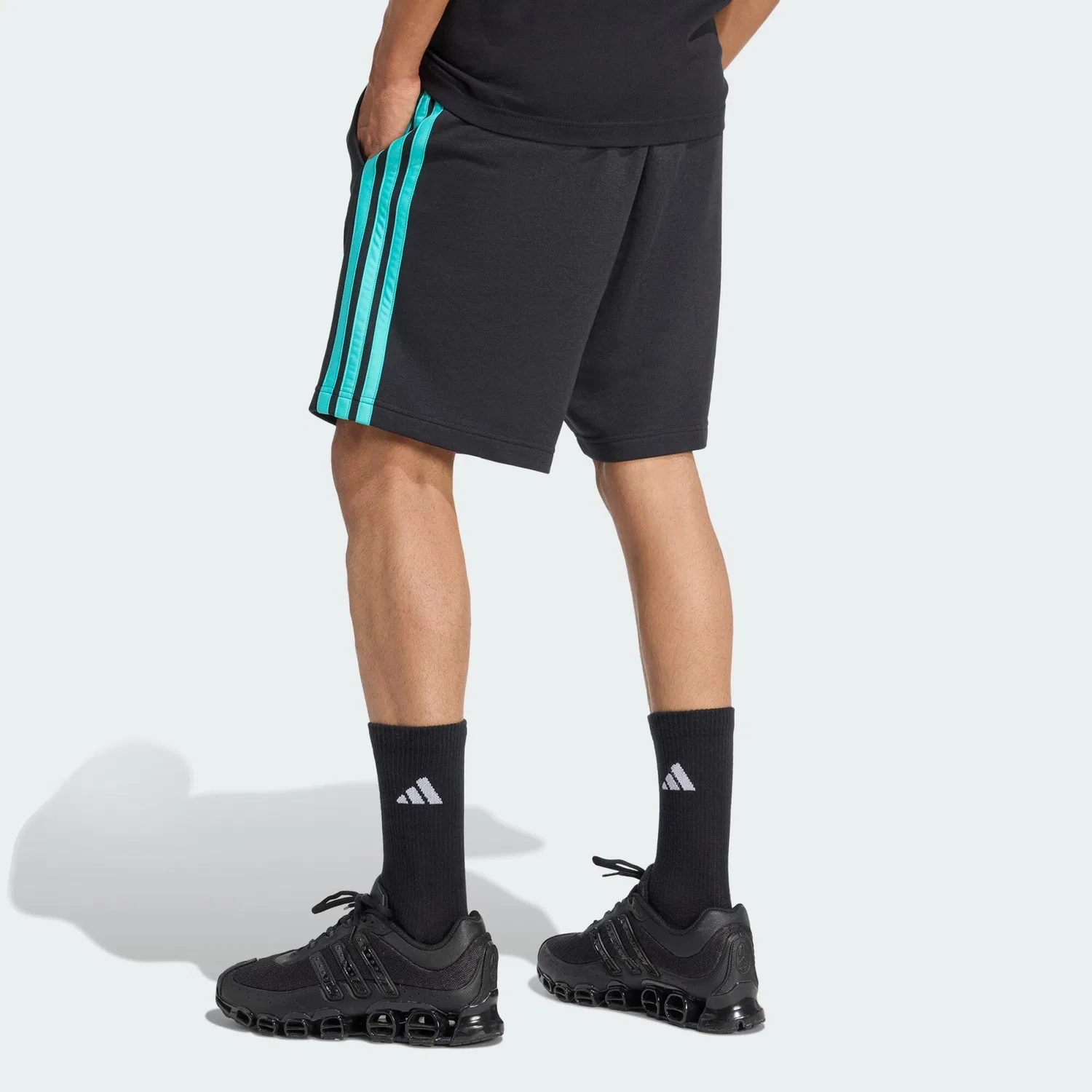 Мужские шорты с утяжкой MERCEDES - AMG PETRONAS FORMEL 1 TEAM DNA SHORTS Adidas, Schwarz — фото 3