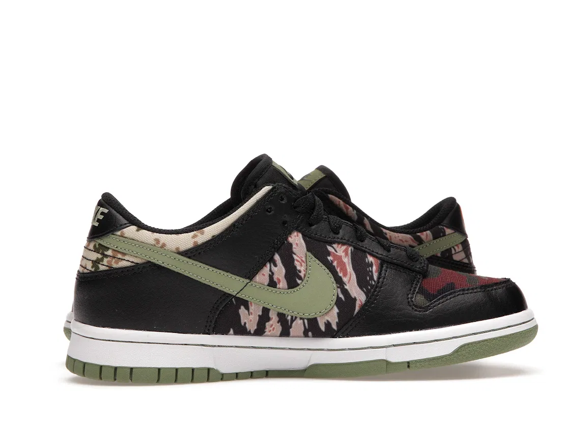 Детские кроссовки Lifestyle с камуфляжным принтом Nike Dunk Low Nike, Black/Multi-Olive — фото 3