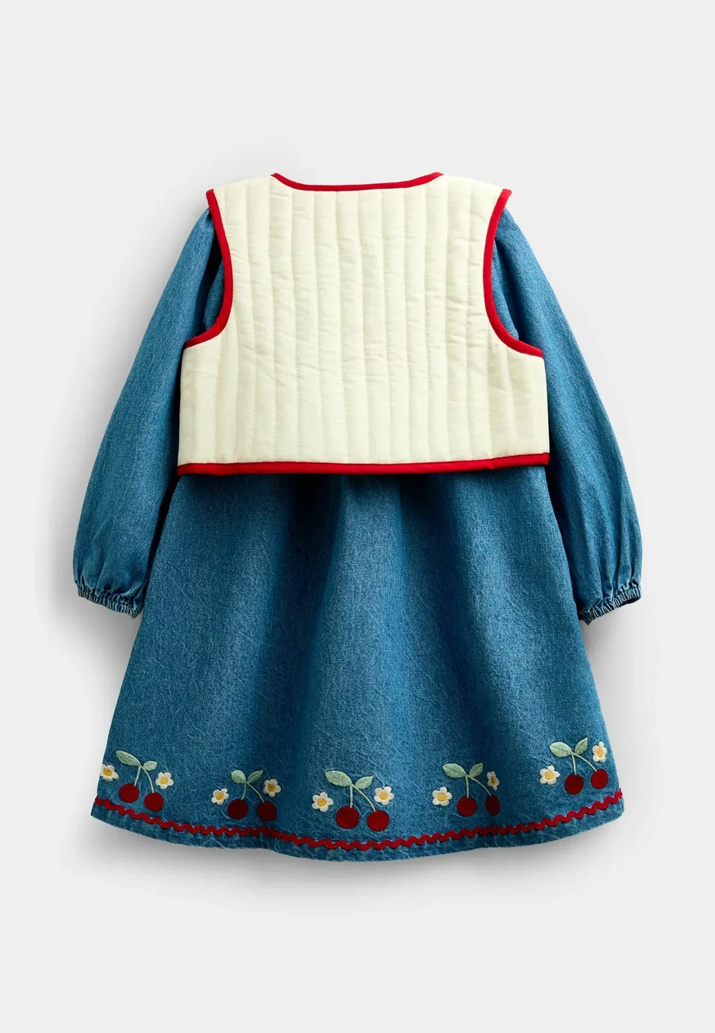 Комплект из вышитого джинсового платья и стеганого жилета Jojo Maman Bébé, Denim Cherry — фото 2