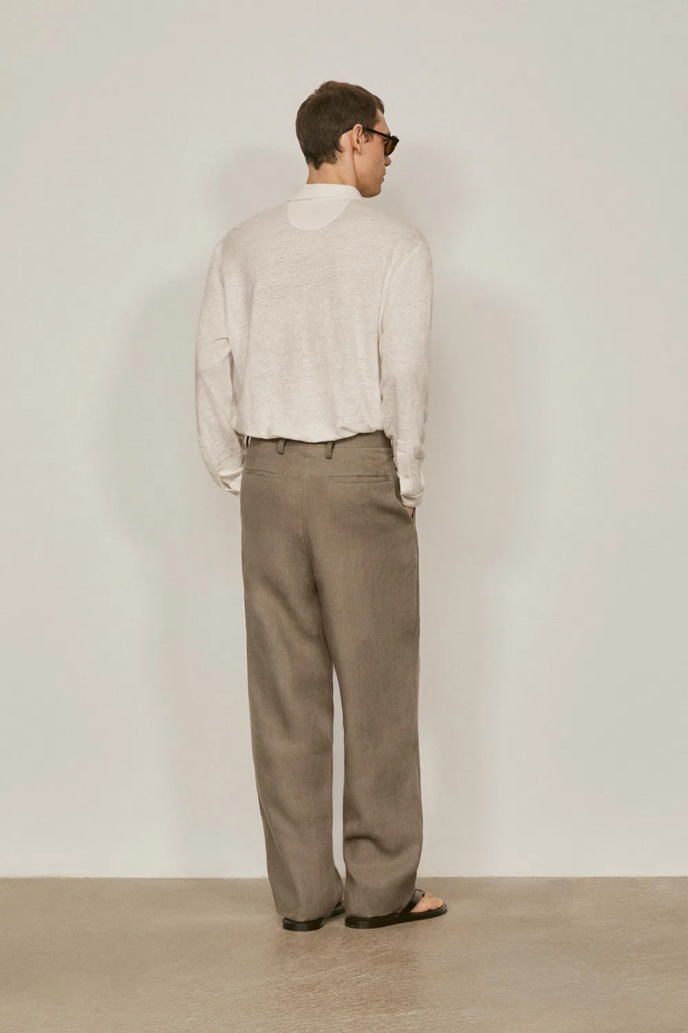 Льняные брюки с двойными вытачками - лимитированная серия Massimo Dutti, хаки — фото 3