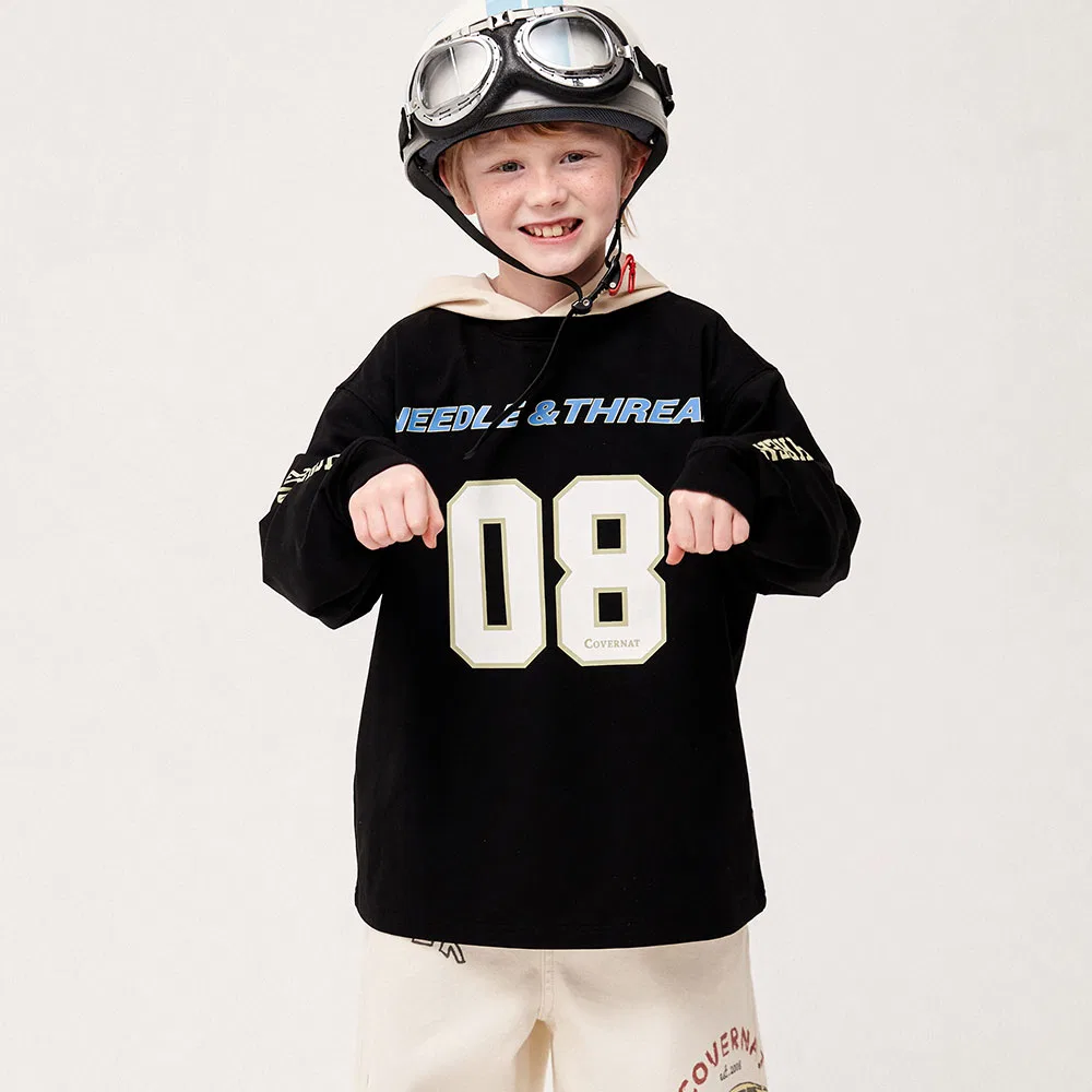 Детский лонгслив с типографикой 08 чёрного цвета от Covernat Kids
