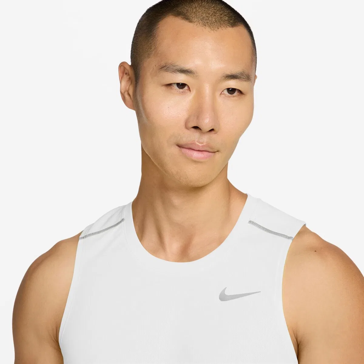 Мужской топ-майка без рукавов Dri-Fit Miler Tank Nike, White/Reflective Silver — фото 3
