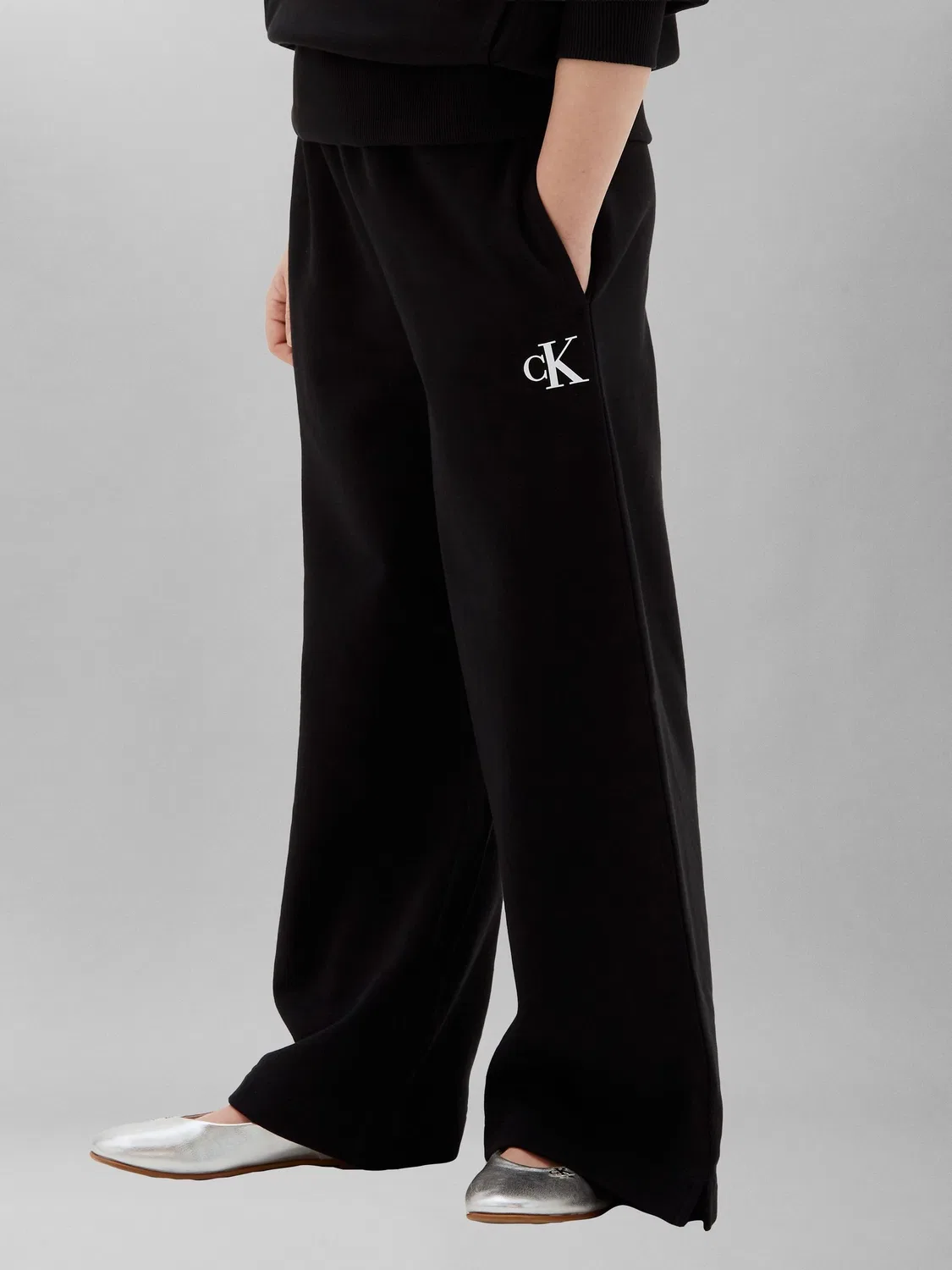 Джоггеры широкие Calvin Klein Jeans, черные
