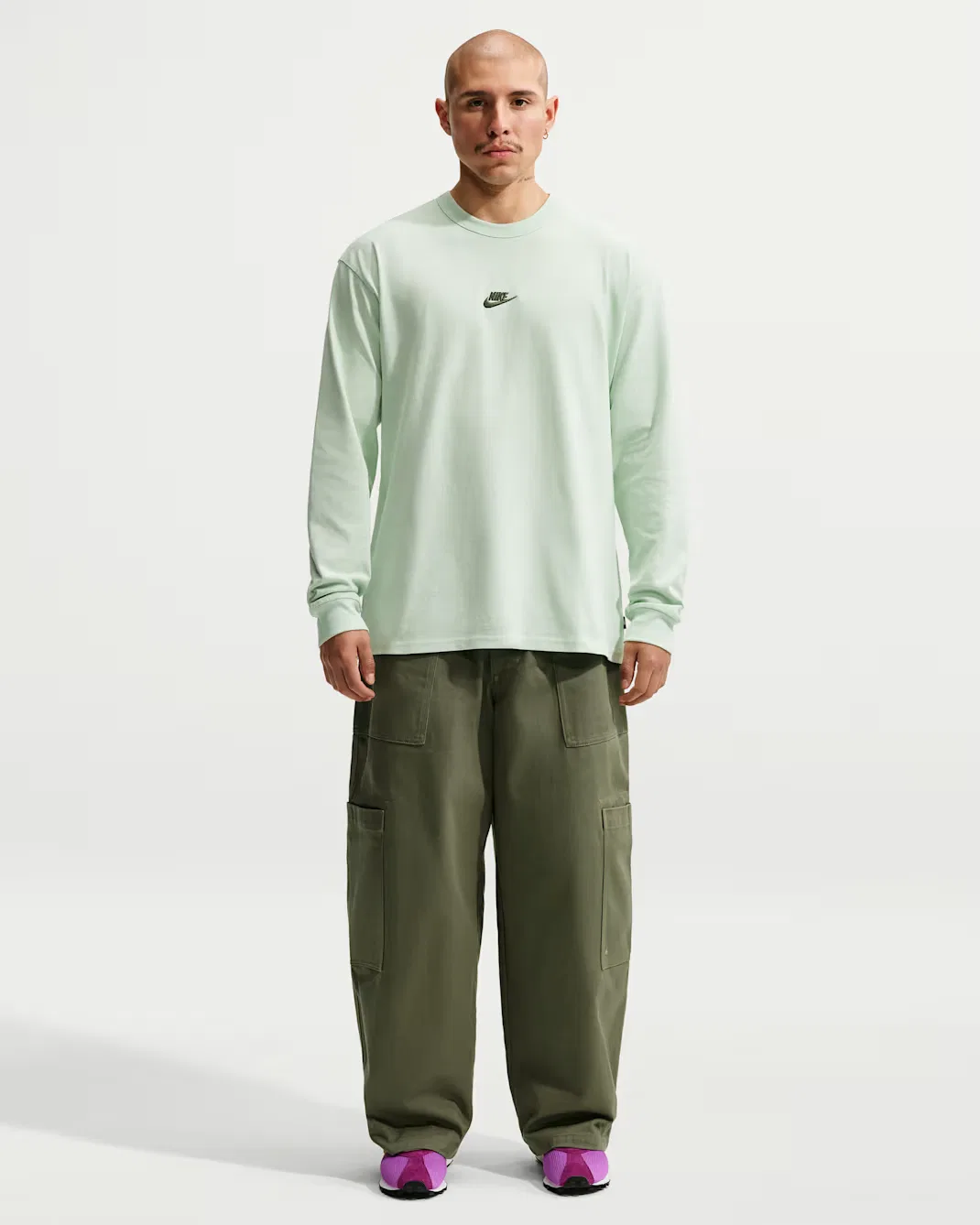 Мужская футболка с длинными рукавами Nike Sportswear Premium Essentials, Jade Aura — фото 4