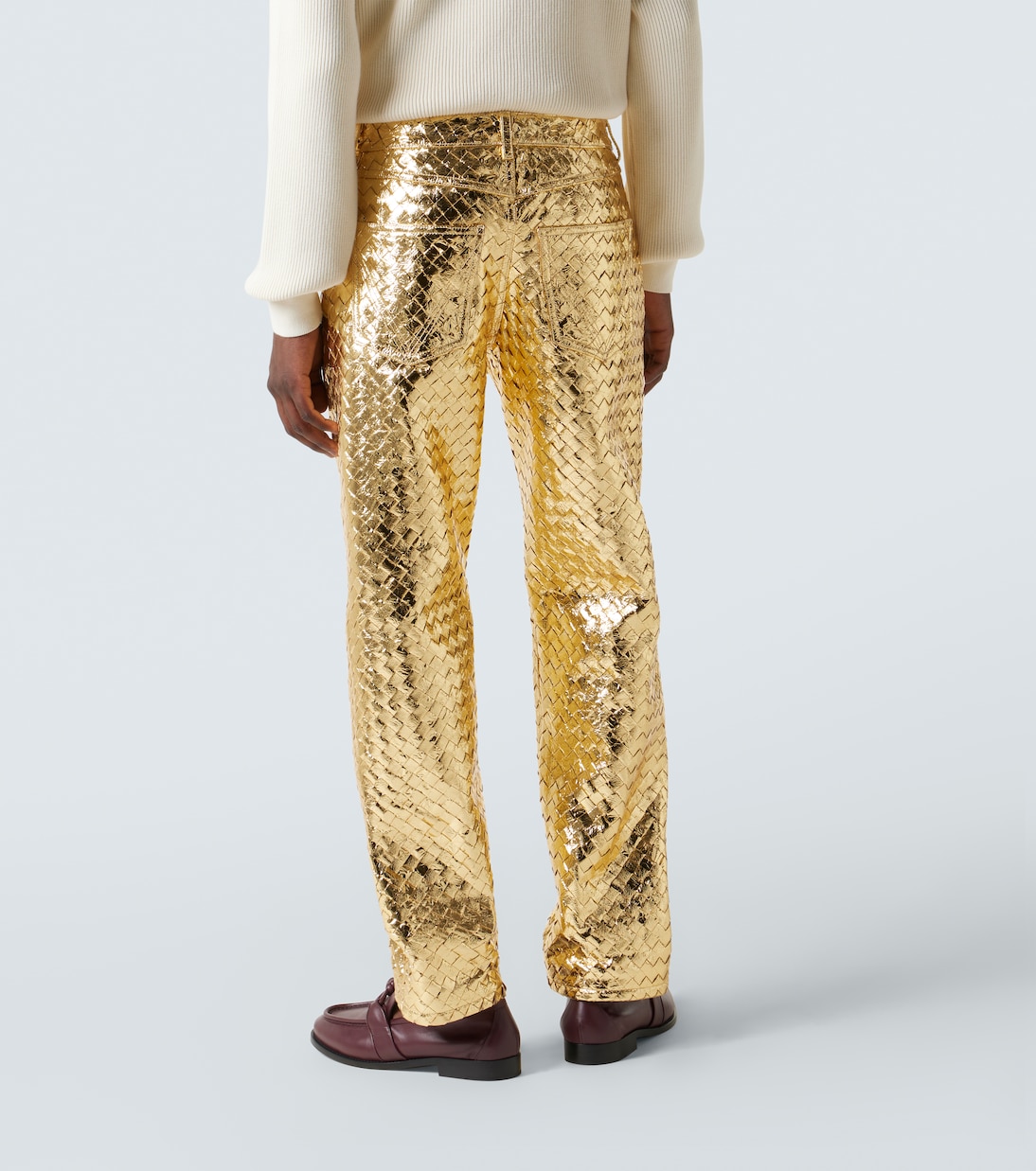Прямые брюки из металлизированной кожи Intrecciato Bottega Veneta, Metallic Gold — фото 4
