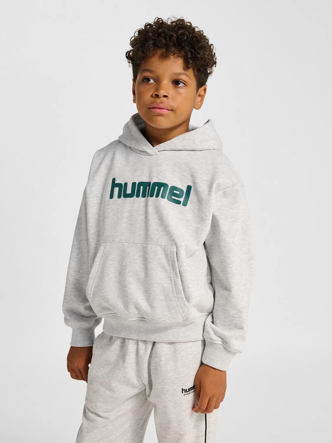 Детское худи с капюшоном Boxy Hummel, Grau Hellgrau