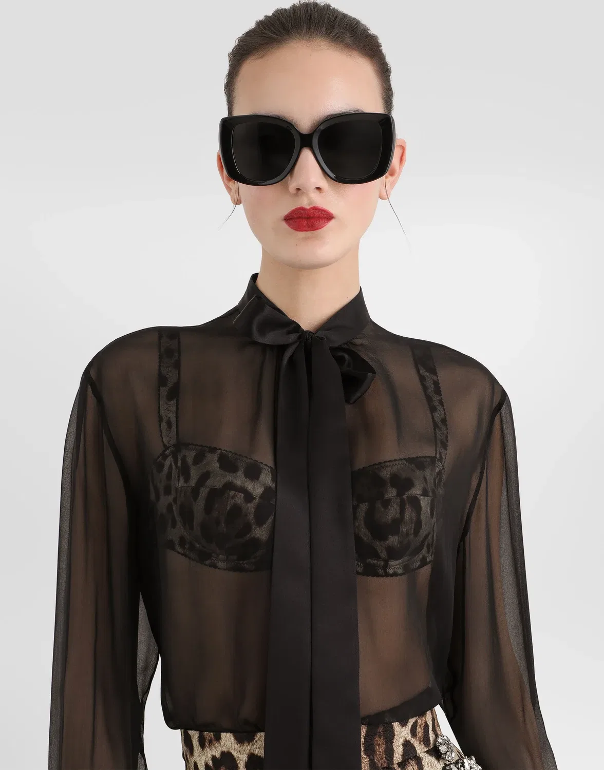 Шелковая шифоновая рубашка с бантом-завязкой Dolce & Gabbana, черный — фото 4