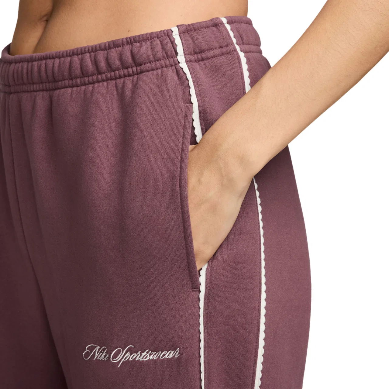 Женские широкие брюки из футера с фигурным низом Nike Studio Fleece Scallop Wide Leg, Pink/White/Pink — фото 3