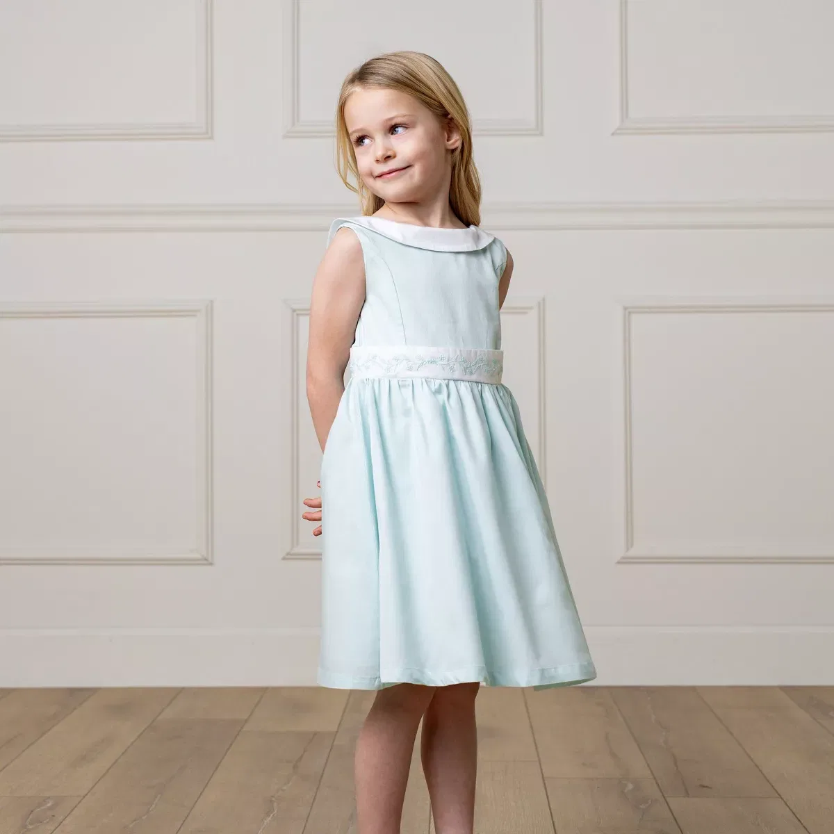 Детское платье для девочек с вышивкой Heirloom Hope & Henry, Pale Green — фото 4