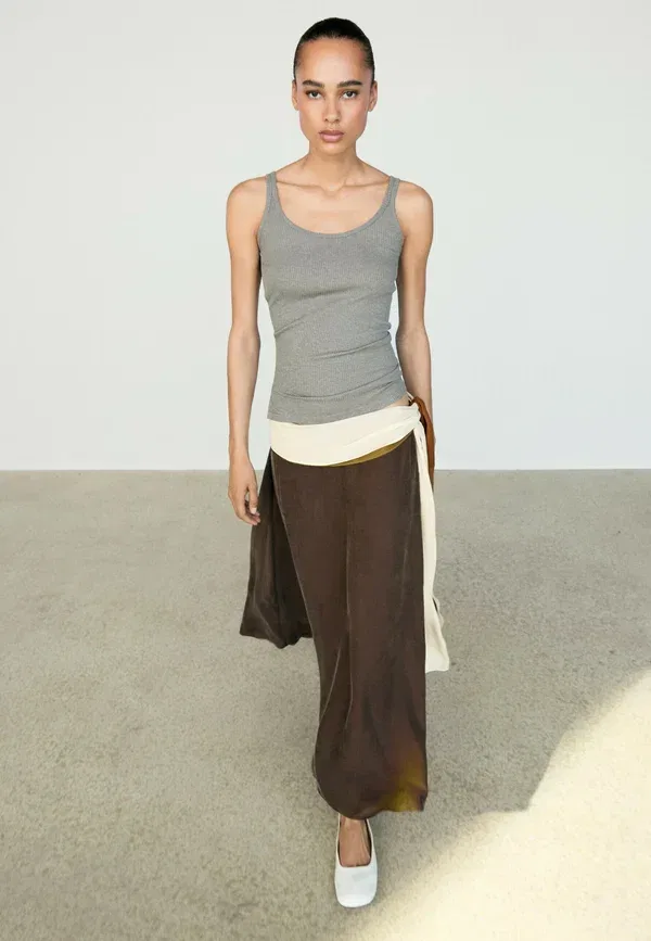 Юбка миди из купро, вискозы и лиоцелла Contrast ruffle midi skirt - maxi skirt Massimo Dutti, темно-коричневый — фото 3