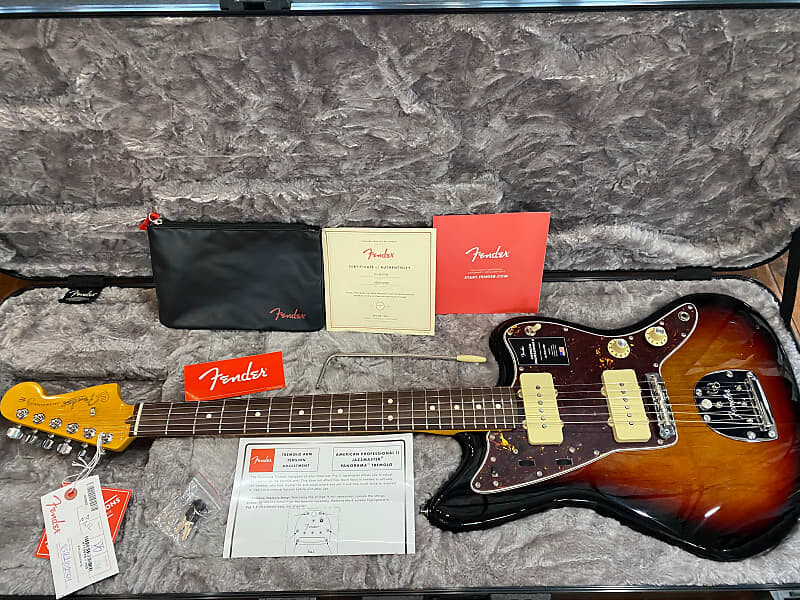 

Fender American Professional II Jazzmaster с палисандром FB 3-Color Sunburst #US22109145 8 фунтов, 4,1 унции American Professional II Jazzmaster with Rosewood Fretboard