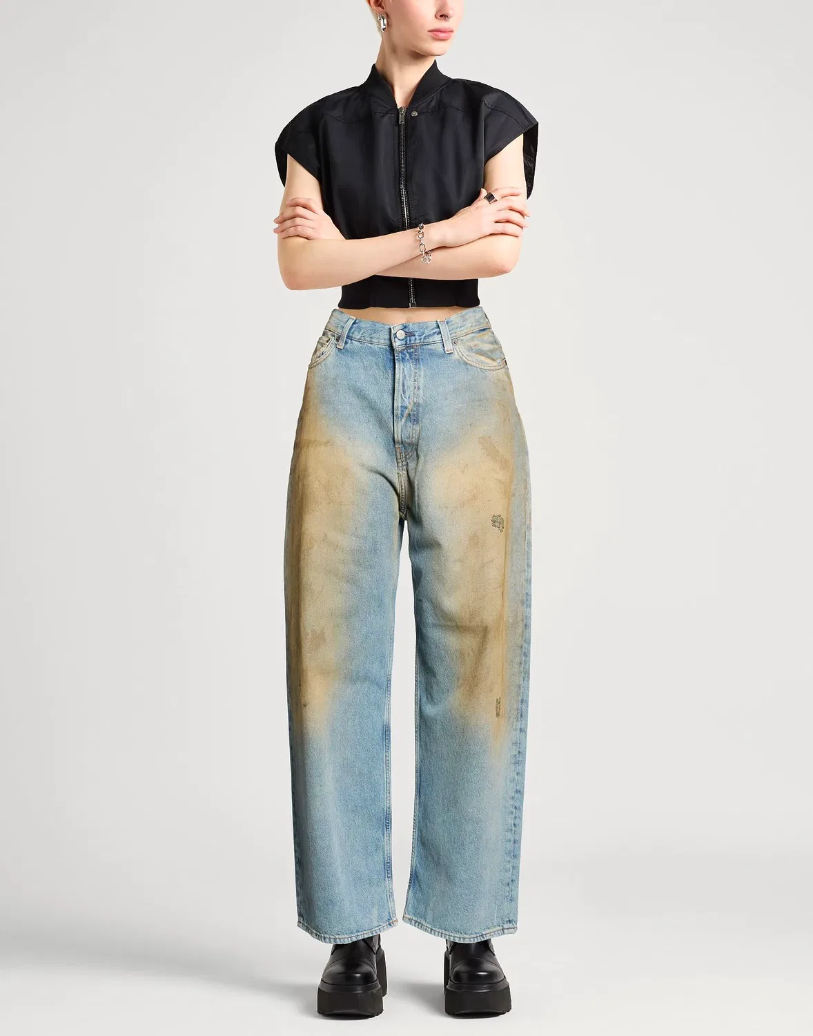 Женские джинсы-клеш с потертостями Acne Studios, синий — фото 2