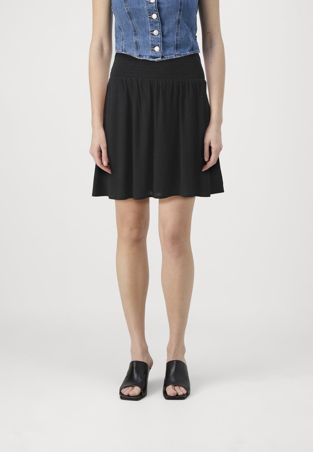 

Мини-юбка ONLCHIARA SMOCK SKIRT ONLY, черный