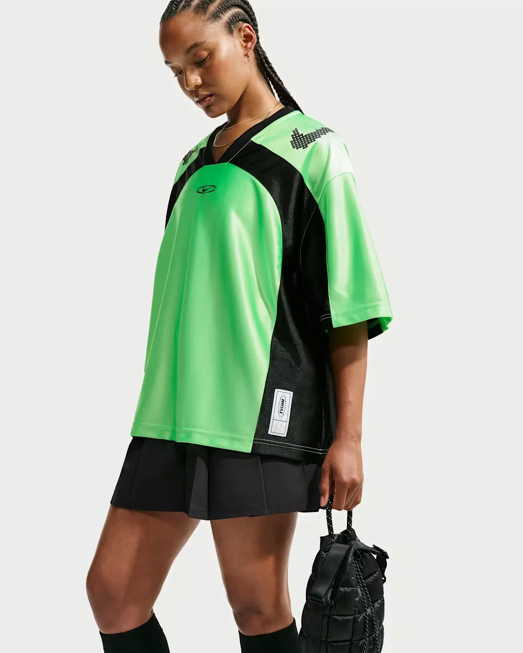 Женская футболка оверсайз Nike Sportswear, Illusion Green/Black/Black/Black — фото 3