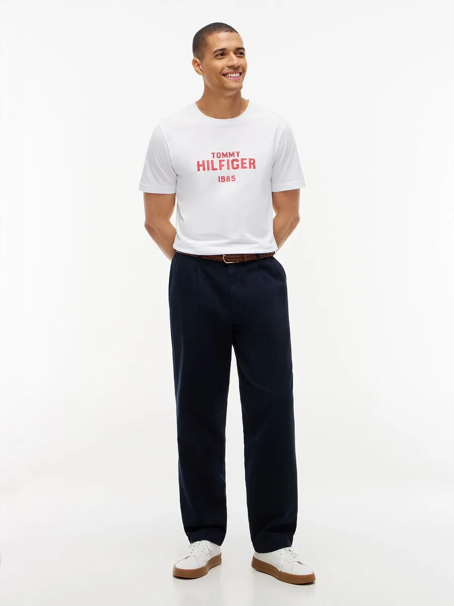 Футболка TOMMY HILFIGER Brand Love белого цвета — фото 4