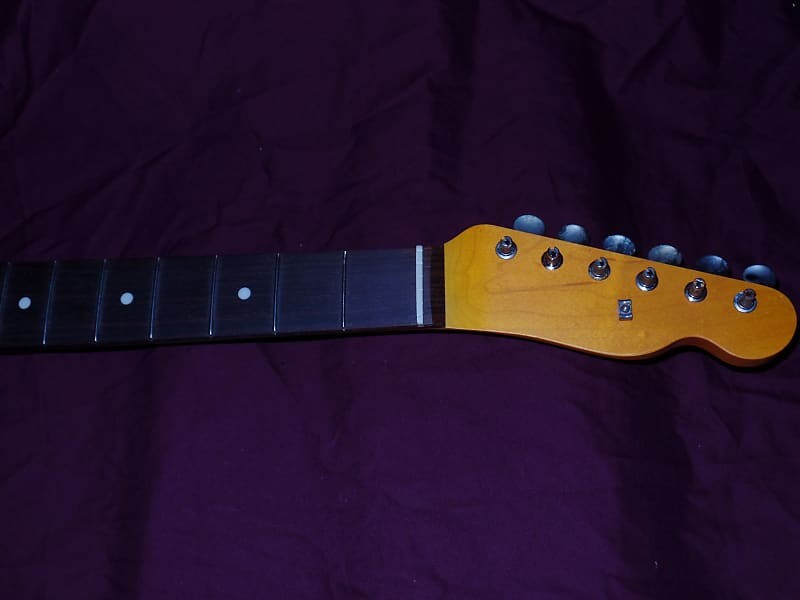 

21 лад, 1960-е годы, ручная обработка, Relic Aged, C-образная форма, Telecaster Allparts, лицензированный Fender, гриф из палисандра. Telecaster Neck