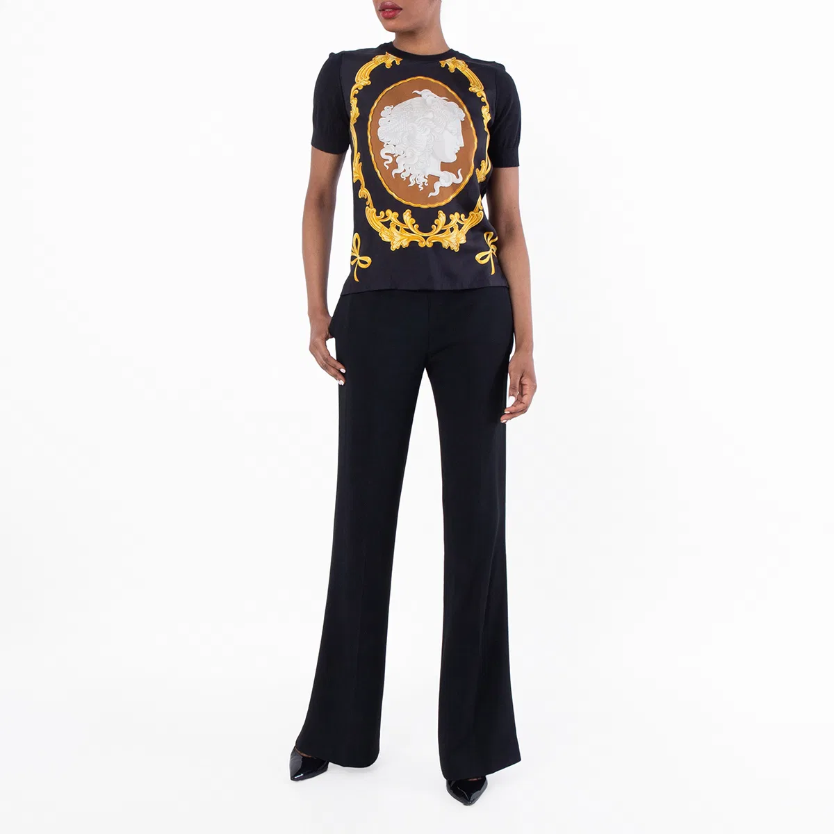 Топ с коротким рукавом Cameo Silk-Foulard Wool Knit Top Versace, Black/Gold — фото 4