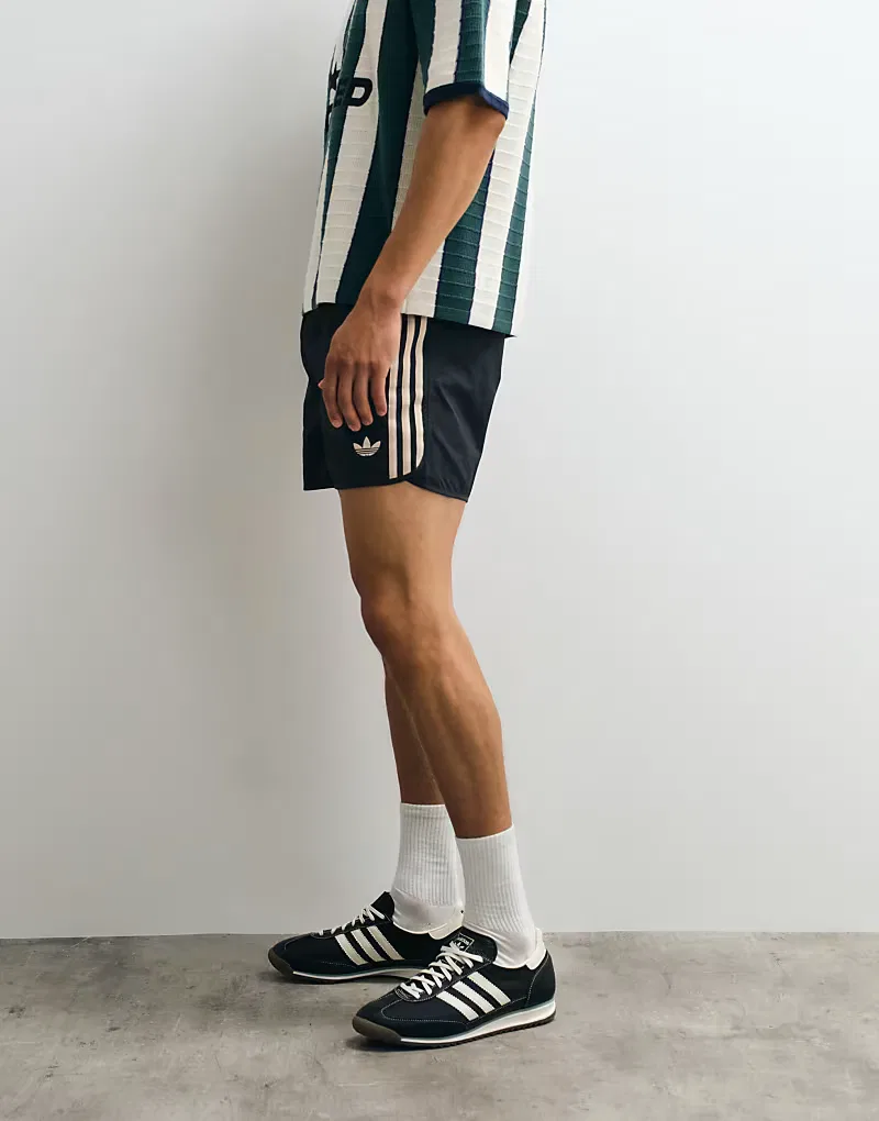 Шорты Adidas Originals Sprinter темно-серый - эксклюзивно в ASOS — фото 4