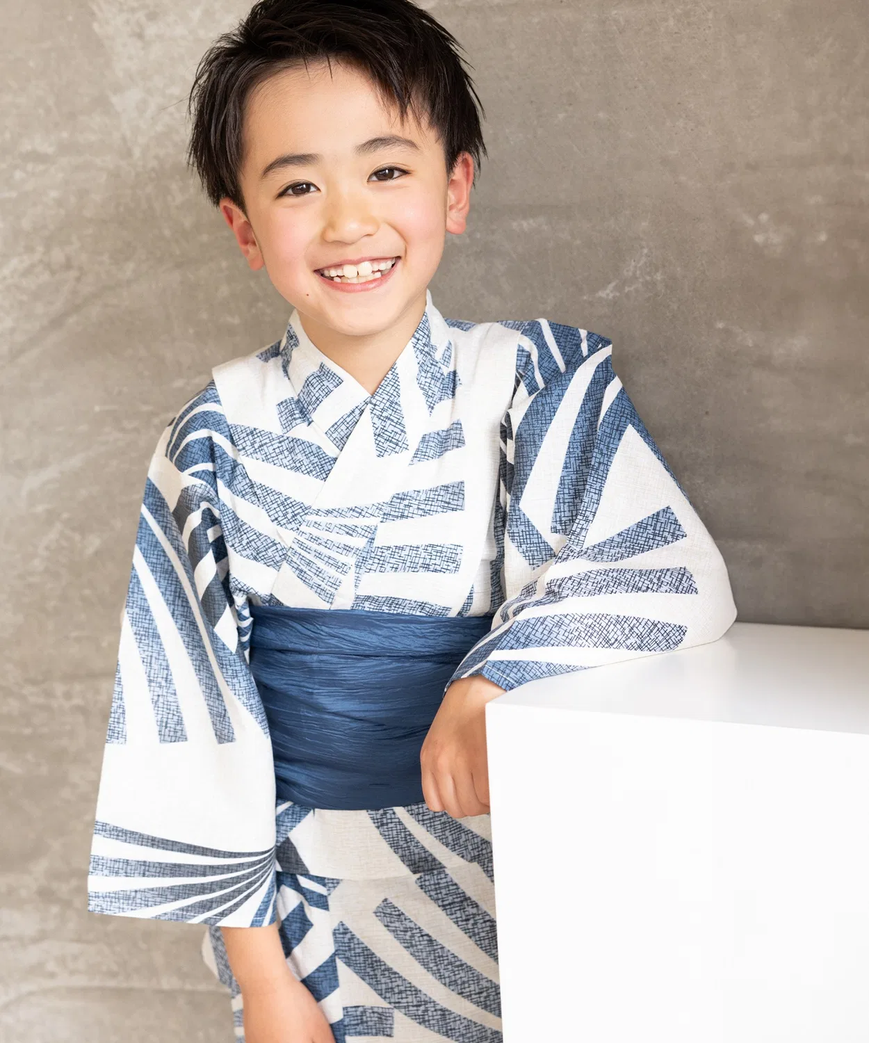 Детское кимоно Yukata-kan Grace с поясом и гэта, Blue