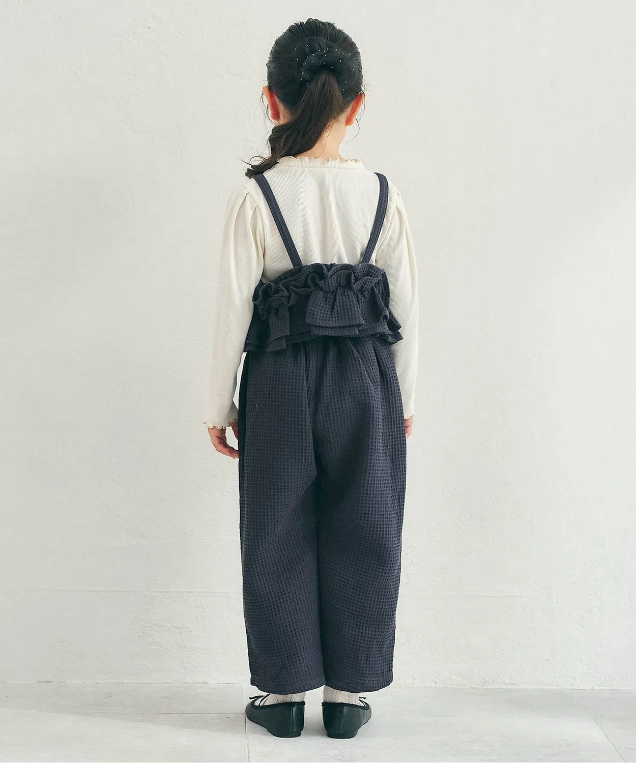 Детский топ-бюстье с воланами из вафли, модель Waffle Frill Bustier, apres les cours, Charcoal — фото 4