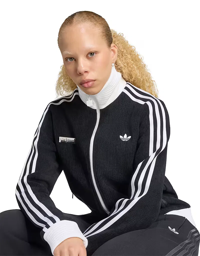 Классическая спортивная футболка Adidas Originals x Jennie для фанатов, черный