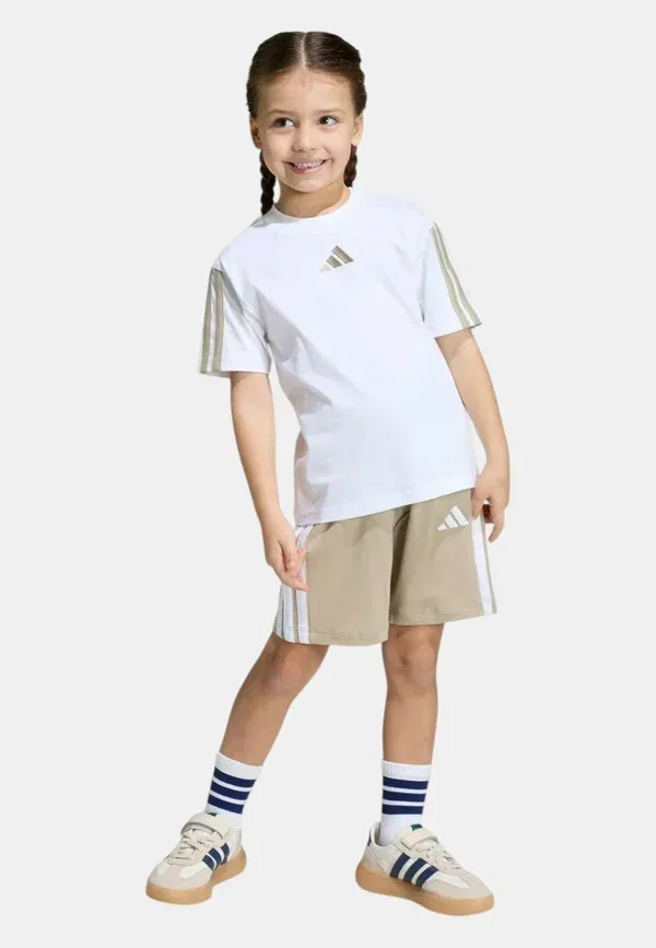 Комплект из футболки и спортивного костюма Essentials унисекс Adidas Sportswear, белый
