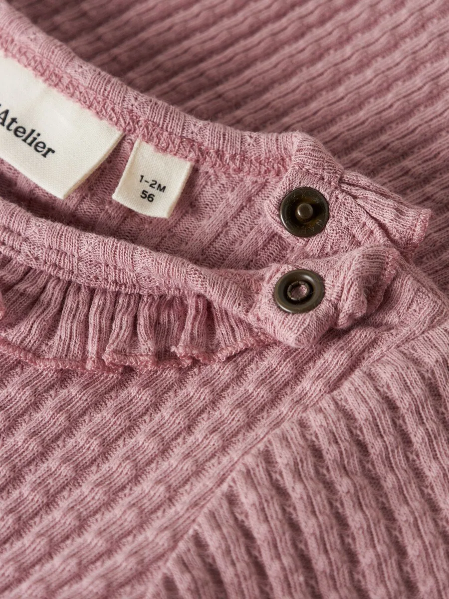 Комбинезон/боди Lil'Atelier сиреневого цвета — фото 3