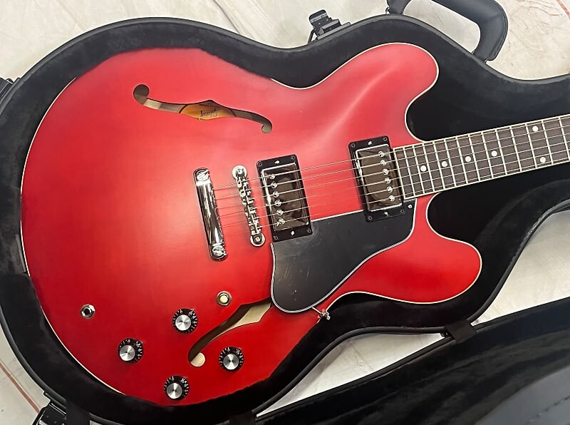 

Гитара Gibson ES-335 Satin 2022