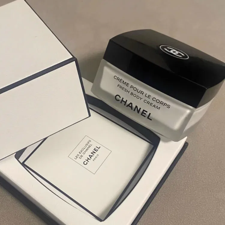 Лосьон для тела с ароматом Treasured Fragrance That Lasts, CHANEL, 150 г — фото 2
