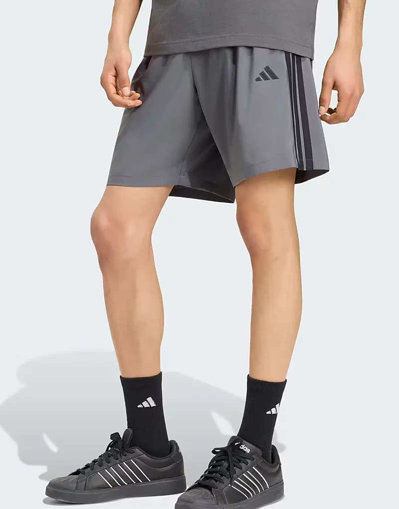 Шорты Adidas Performance Essentials Chelsea Lite с тремя полосками, серые, черные