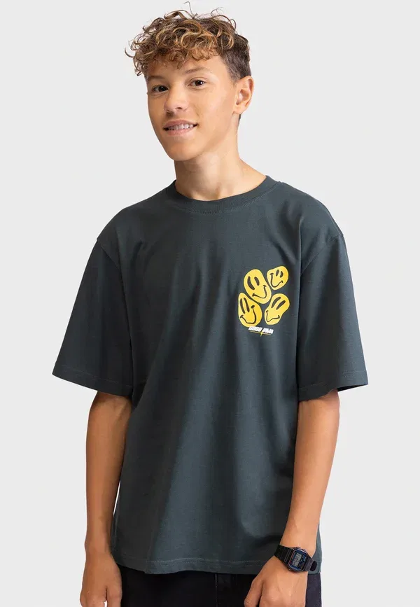 Футболка хлопковая Smiley tee box boxy fit 2 pack Redefined Rebel dark green, черный/темно-зеленый — фото 4
