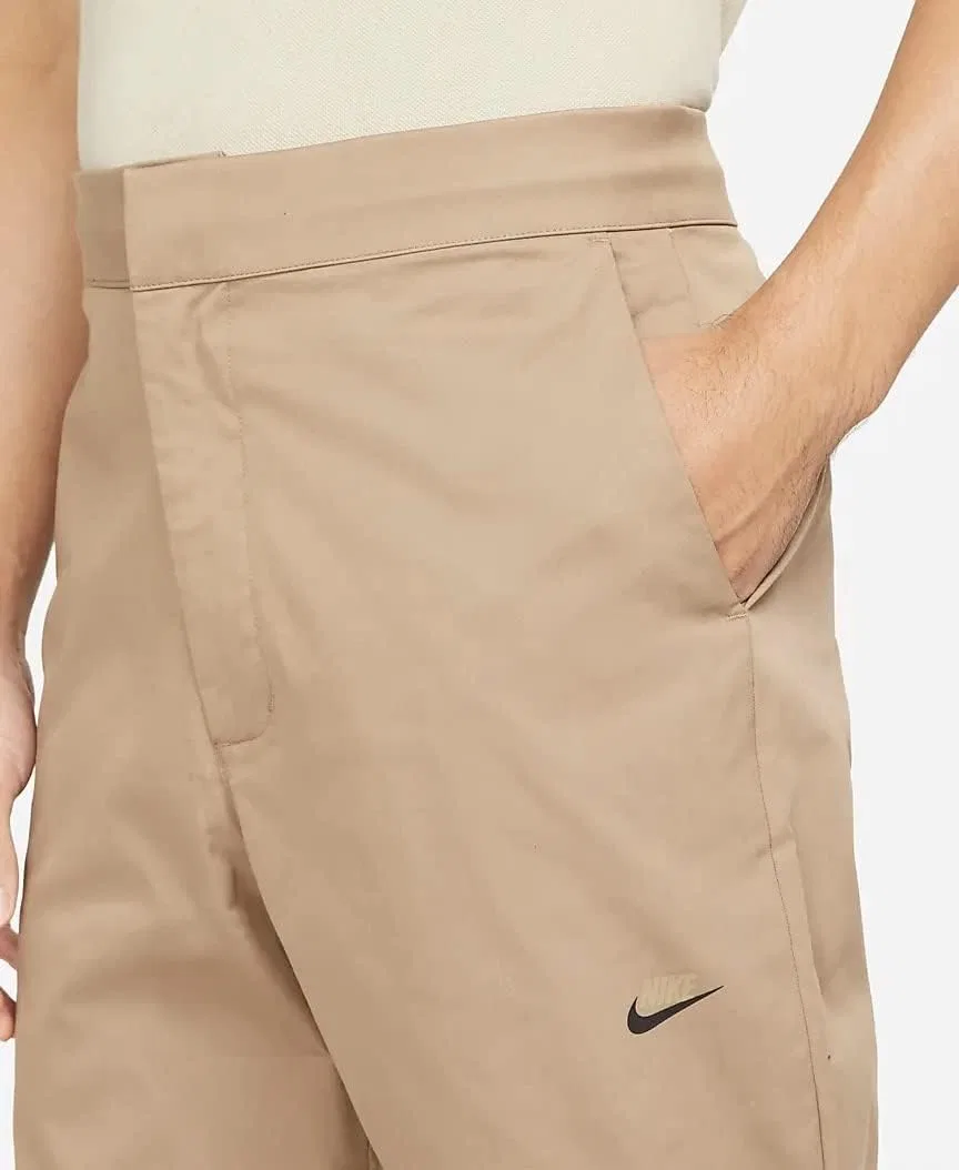 Мужские укороченные брюки Nike Sportswear созданы с учетом вашей любимой обуви. Стандартный крой — фото 3