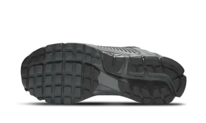 Детские кроссовки с рефлективными деталями Zoom Vomero 5 SP Nike, Schwarz — фото 3