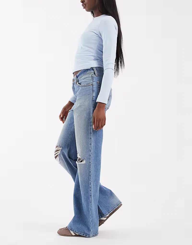 Джинсы Levi's средней длины свободного кроя, с эффектом потертости, средне-синий — фото 3