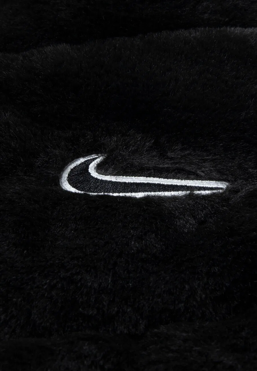 Зимняя куртка Nike Sportswear черного цвета — фото 3