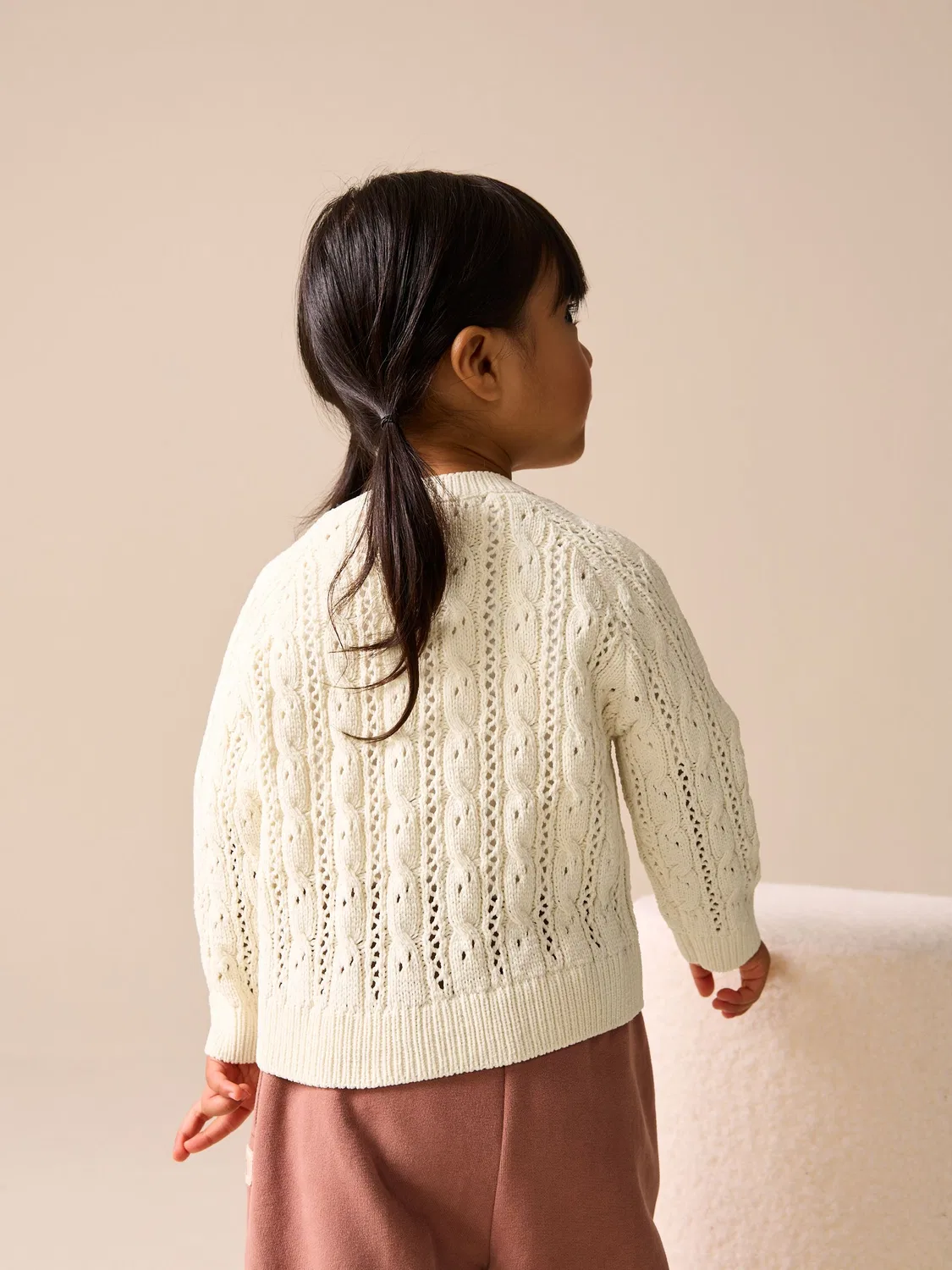 Кардиган вязаный, модель Cable Cardigan Next, цвет экрю — фото 2