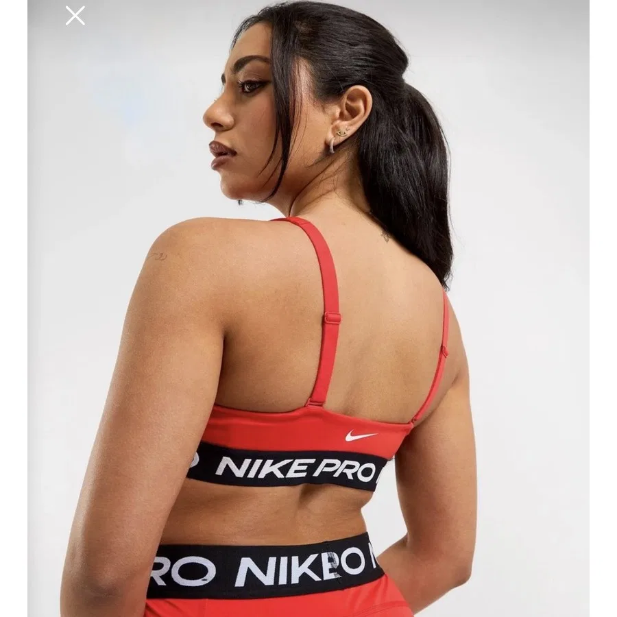 Спортивный бюстгальтер с глубоким вырезом Nike Pro Indy Plunge Bra, Красный — фото 3