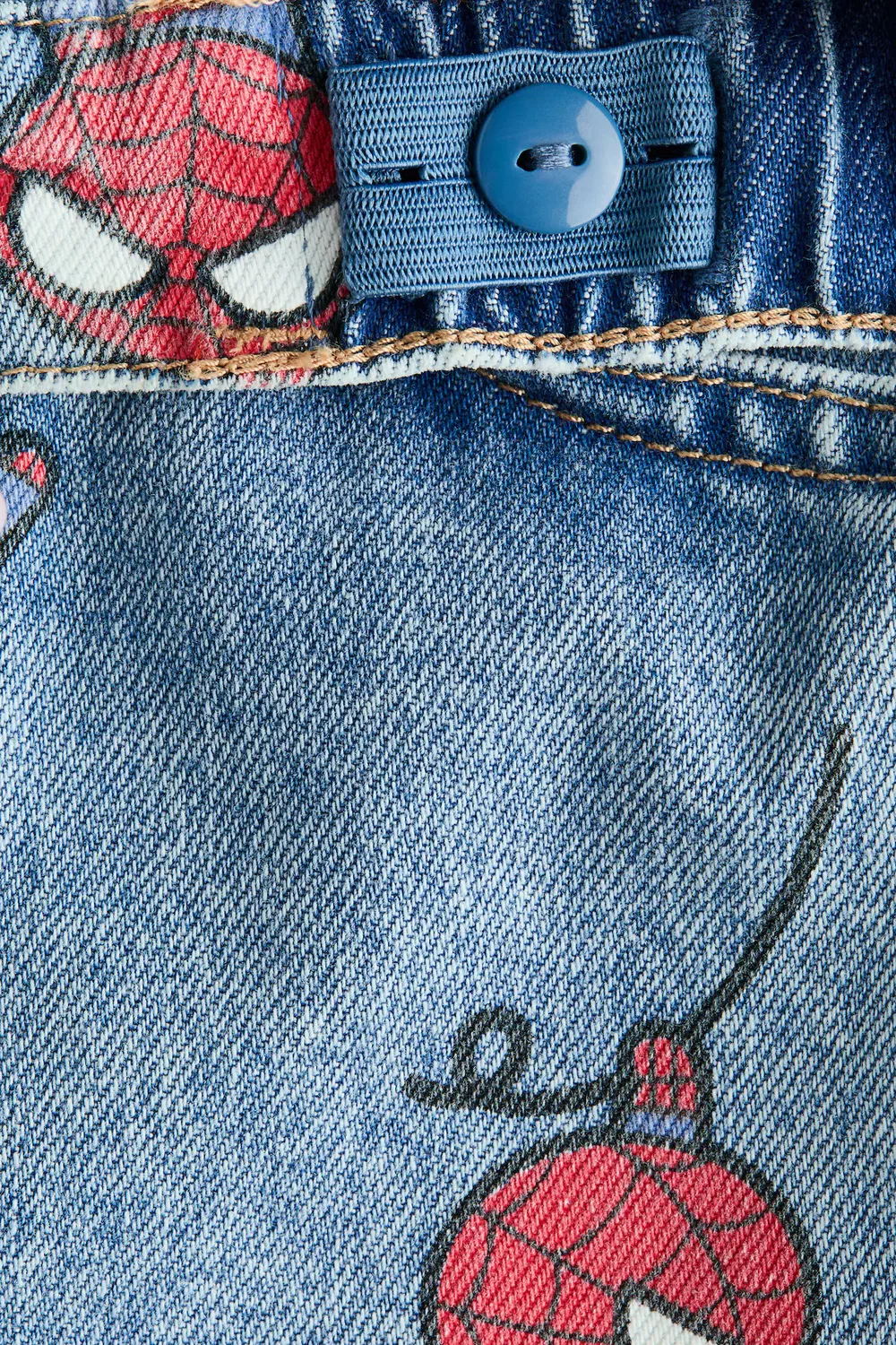 Джинсы с принтом, стандартного кроя H&M, Helles Denimblau/Marvel Comics — фото 3